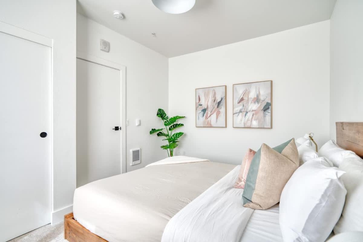 Collection - Private Floor In Magazine Worthy Humboldt Bldg Apartment Portland