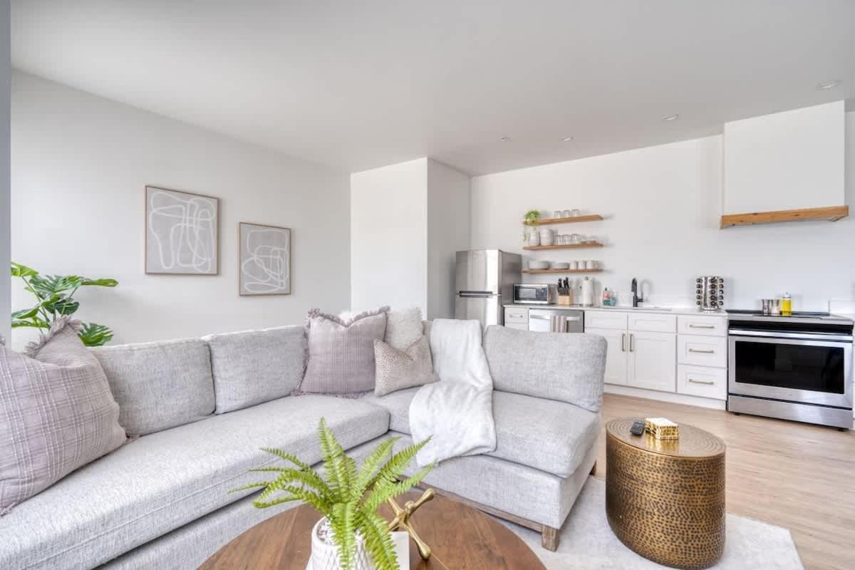 Apartment Collection - Private Floor In Magazine Worthy Humboldt Bldg Portland