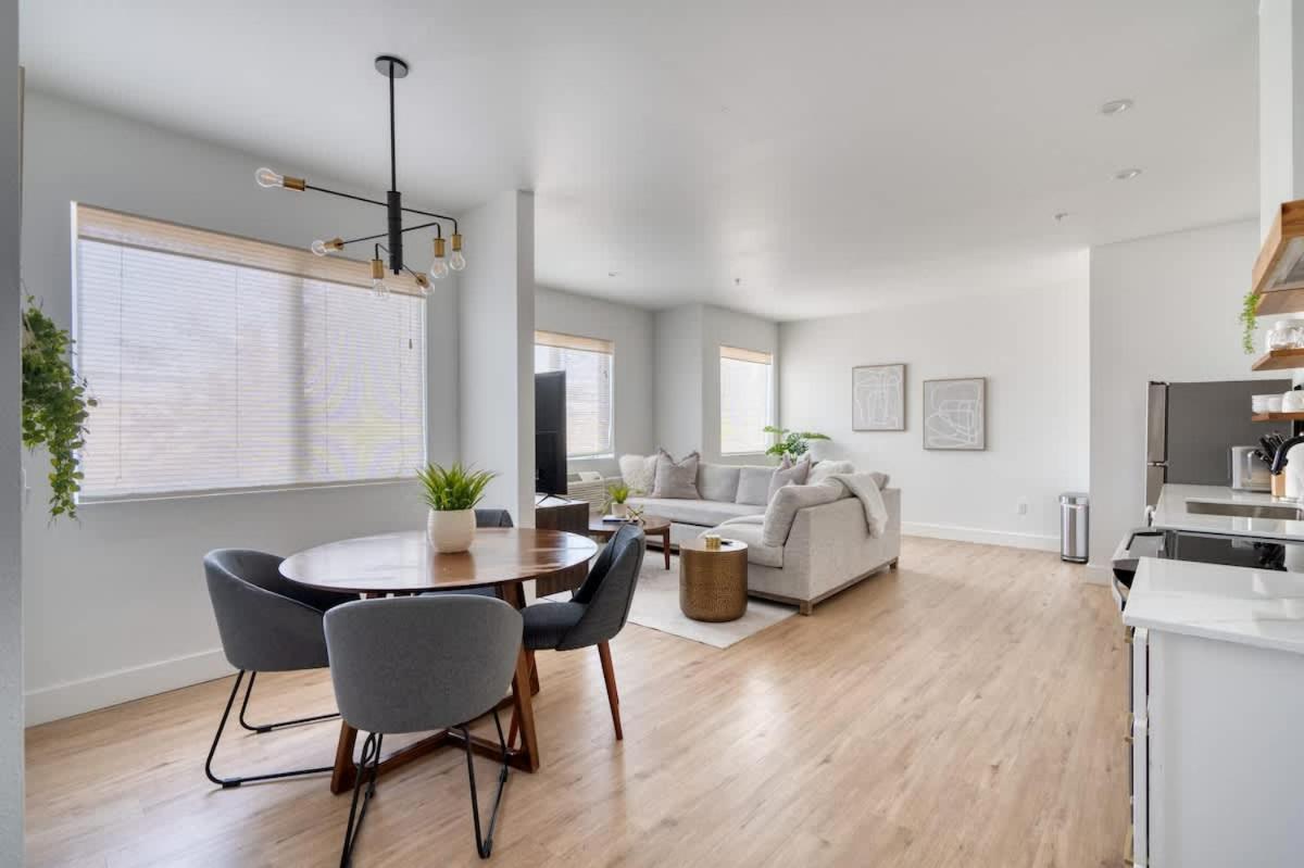Collection - Private Floor In Magazine Worthy Humboldt Bldg Apartment Portland