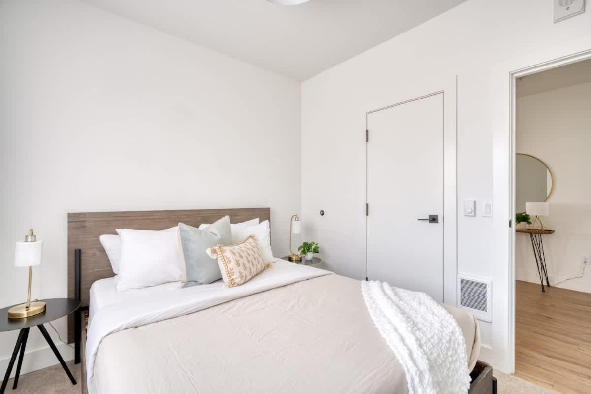 Apartment Collection - Private Floor In Magazine Worthy Humboldt Bldg
