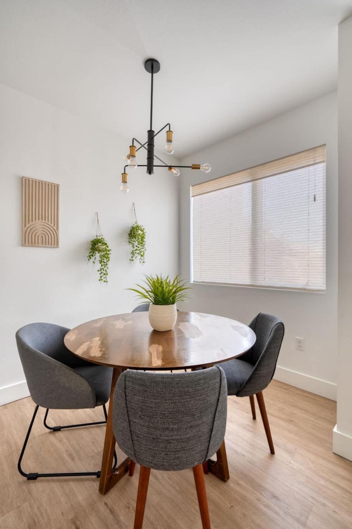 Collection - Private Floor In Magazine Worthy Humboldt Bldg Apartment Portland