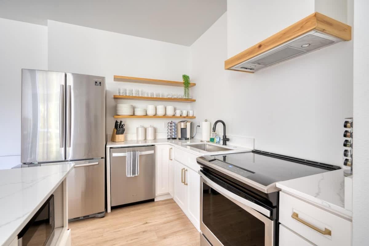 Collection - Private Floor In Magazine Worthy Humboldt Bldg Apartment