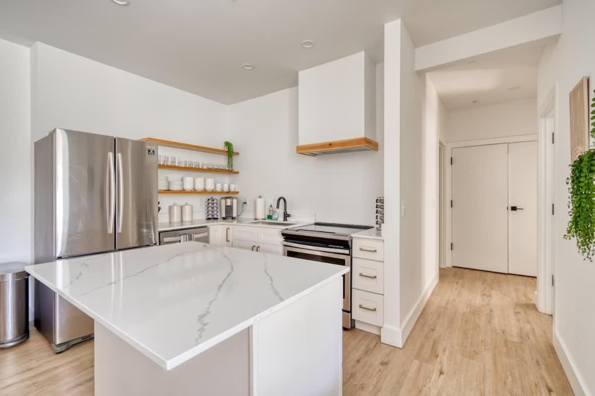 Apartment Collection - Private Floor In Magazine Worthy Humboldt Bldg *