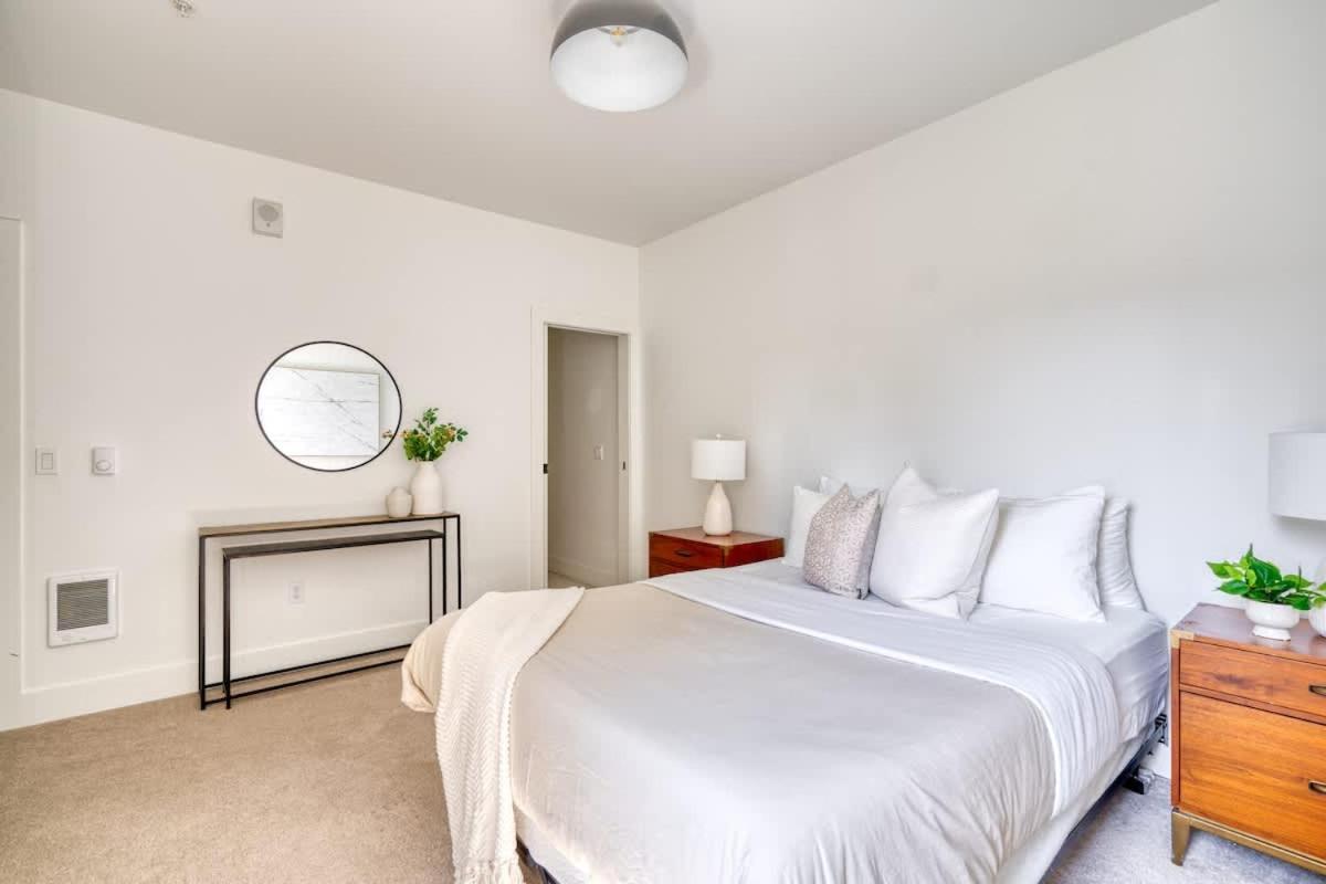 Collection - Private Floor In Magazine Worthy Humboldt Bldg Apartment Portland